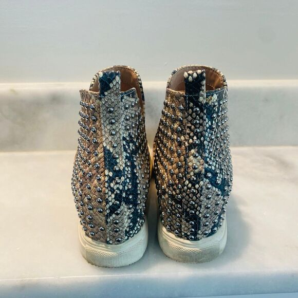 Steven by Steve Madden Chloey Snake Print Studded Wedge Sneakers Natural Sz 6.5 - Picture 2 of 6